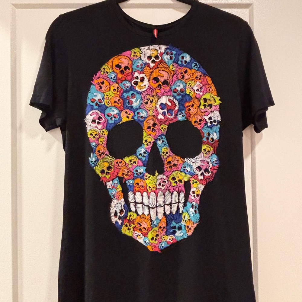Ay Guey Women’s Size Small Skull  T-shirt